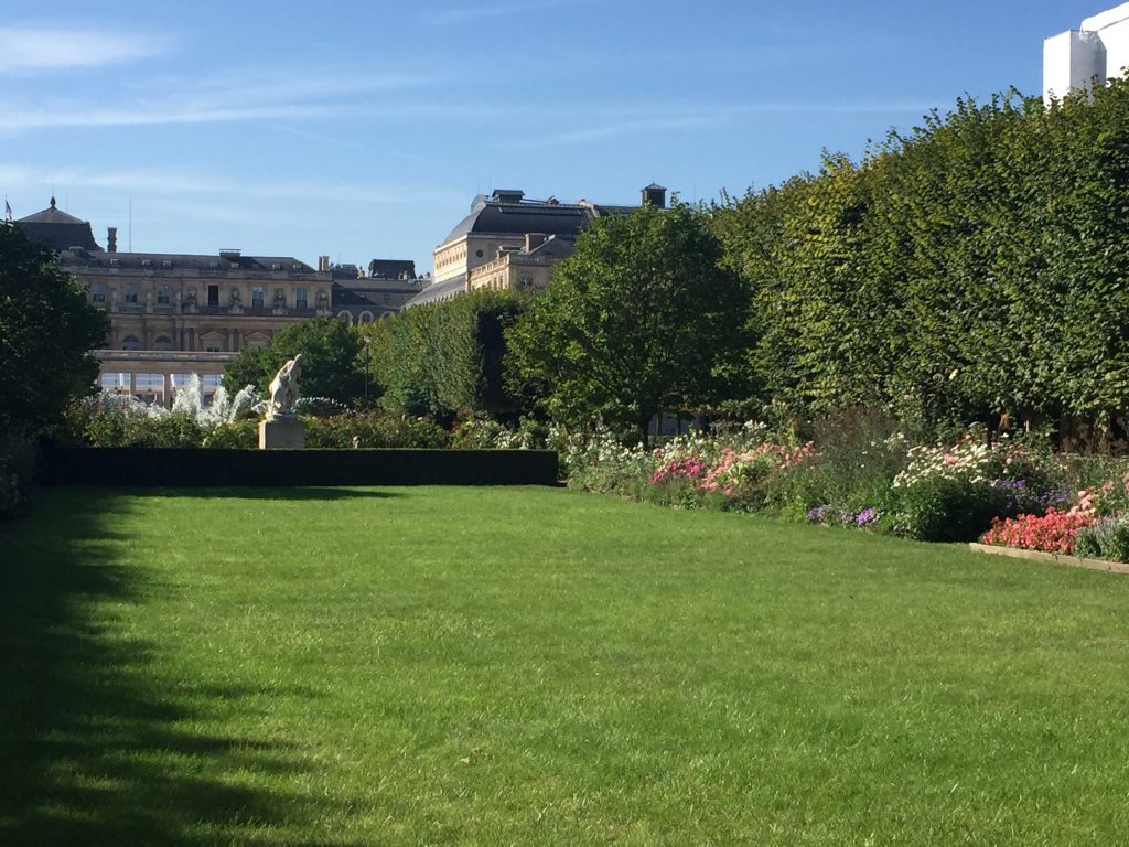 paris-picasso-palais-royal-garden-2