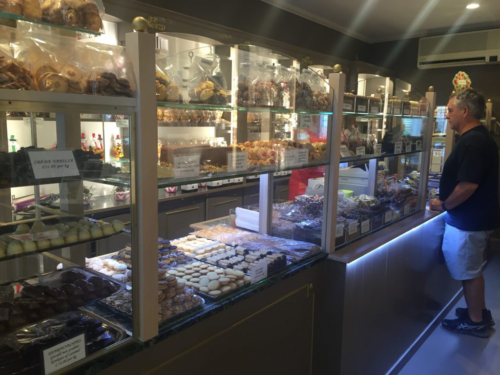 bruges-chocolate-shop